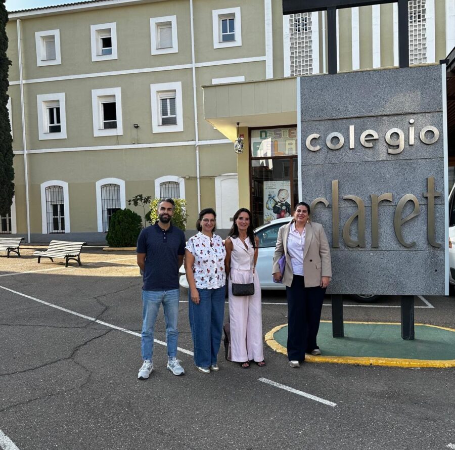 Visitamos a los alumnos del Diploma Dual del Colegio Claret Don Benito